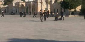 استنكار وتحذير عربي وفلسطيني من إغلاق المسجد الاقصى 