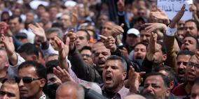  نقابة موظفي غزة ترفض قرار الحكومة وحماس تعتبره مخالفاً لاتفاق القاهرة 