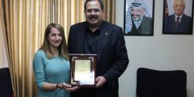 صيدم يكرّم الفلسطينية ديمة البواب لتميزها في مجال الأوبرا