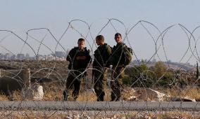 الجيش الإسرائيلي يقيم منطقة عازلة وممراً امنيا للسيطرة على حركة الفلسطينيين