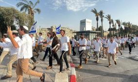 شاهد: مسيرات استفزازية للمستوطنين بالقدس عشية "مسيرة الأعلام"