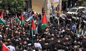 نقابة المحامين تنظم مسيرة احتجاجية في رام الله رفضا لتعديل القوانين الإجرائية والتنفيذ