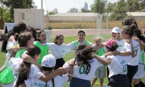 مؤسسة الجيل المبهر توسّع برنامجها "كرة القدم من أجل التنمية للمدارس" ليشمل الأردن وعُمان