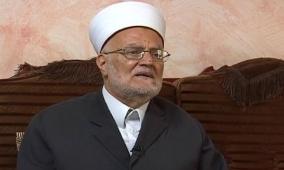الاحتلال يمنع الشيخ عكرمة صبري من دخول المسجد الأقصى لـ6 أشهر