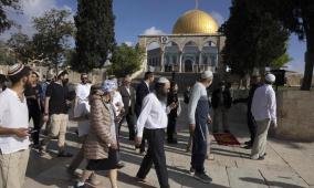 عشرات المستوطنين يقتحمون المسجد الأقصى