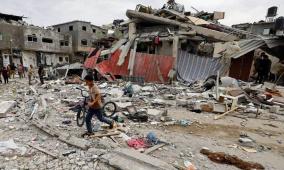 للمرة الثانية خلال 48 ساعة: الاحتلال يستهدف مواطنين ينتظرون المساعدات غرب غزة