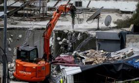 الاحتلال يجبر مقدسيا على هدم منزله ذاتيا في بلدة بيت حنينا