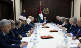 الرئيس عباس يستقبل حكومة اشتية ويشيد بإنجازاتها