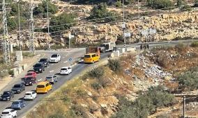 الاحتلال يغلق حاجز عين سينيا ويشدد اجراءاته على حاجز عطارة