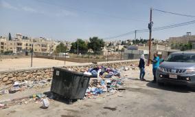 الاحتلال يعمق أزمة النفايات في الرام شمال القدس