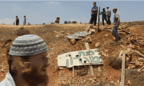 رئيس مجلس برقة لراية: القرية تُحاصر وتحترق.. والمستوطنون يهاجمون المنازل