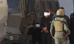 قوات الاحتلال تعتقل شابا وتستولي على مركبته في بيت جالا