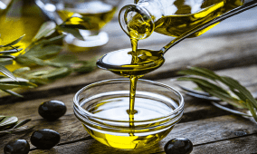 تحقيق استقصائي: الضفة الغربية تغرق بزيت الزيتون المغشوش