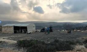 مستوطنون ينصبون بيوتا متنقلة على أراضي بروقين غرب سلفيت