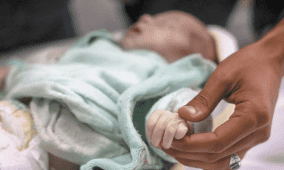 خاص| تشوهات الأجنة في غزة... قصف الاحتلال يحاصر الحياة من الرحم!