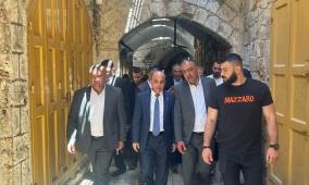 الخليل: وزارة النقل والمواصلات تفتتح مقرًا جديدًا في البلدة القديمة لتعزيز التواجد الوطني
