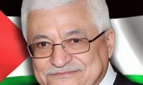 الرئيس عباس يمنح رئيس الاتحاد العالمي للملاكمة وسام بيت لحم