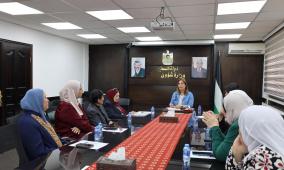 خلال لقائها وفد جمعية سيدات أريحا، الوزيرة الخليلي تشدد على أهمية استدامة خدمات الحماية والدعم للنساء