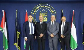 مؤسسة ياسر عرفات تبحث مع الكلية العصرية الجامعية التعاون المشترك