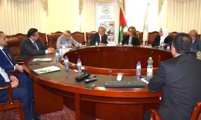 الوزير برهم يزور جامعة الخليل ويطَّلع على خططها التطويرية
