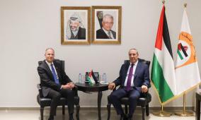 الشيخ يبحث مع ممثل كندا لدى فلسطين آخر التطورات بالمنطقة