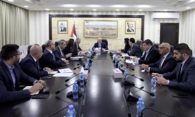 رئيس الوزراء يترأس اجتماعا لمتابعة الجهود المبذولة للارتقاء بقطاع الصناعة