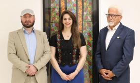 جامعة دار الكلمة تناقش أول رسالة ماجستير في برنامج العلاج بالفنون