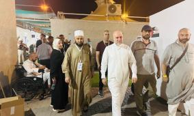 قاضي القضاة ووزير الأوقاف يتفقدان حجاج دولة فلسطين في مشعر منى