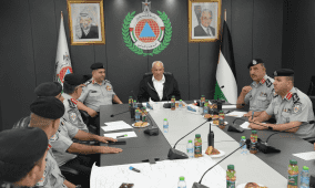 وزير الداخلية يلتقي مدير الدفاع المدني ويشيد بجاهزية الطواقم في ظل الأوضاع الاستثنائية