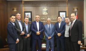 التربية والارتباط العسكري يبحثان ترتيبات عقد امتحان الثانوية العامة