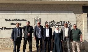 بلدية الخليل تُنجز اتفاقية شاملة مع الحكومة الفلسطينية لتسوية الذمم المالية المتراكمة