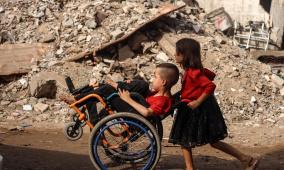 "في غزة.. لا تنكسر الإرادة حتى وسط الركام"