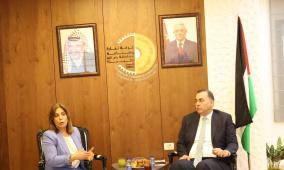 وزيرة شؤون المرأة ورئيس غرفة تجارة رام الله يبحثان آليات تمكين النساء وتعزيز حضورهن الاقتصادي
