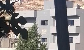 الاحتلال يحوّل بناية سكنية إلى ثكنة عسكرية في اللبن الشرقية