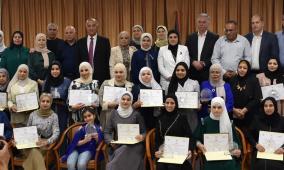 "التربية" "ونعلم لفلسطين" تناقشان مشاريع تخرج برنامج بناء القدرات (1-4)