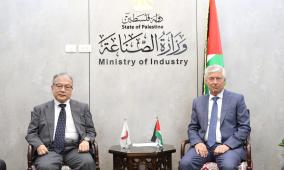 عصفور يبحث مع السفير الياباني وممثل “جايكا” آفاق التعاون الصناعي