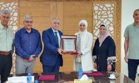 مذكرة تفاهم لتشغيل 85 نازحًا من مخيمي طولكرم ونور شمس