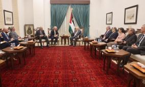 الرئيس عباس يستقبل عضوَي مجلس الشيوخ الأميركي السيناتور كريس فان هولن والسيناتور جيف ميركلي