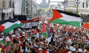 ضمت نحو 140 ألف متضامن: بعثة فلسطين في بروكسل تشارك في مسيرة "الخط الأحمر من أجل غزة"