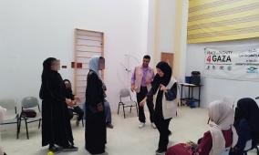  الجمعية الوطنية للتأهيل تنفذ جلسة توعوية للأمهات النازحات في دير البلح