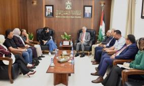 برهم يبحث مع نقابة العاملين في "خضوري" عدداً من القضايا التطويرية