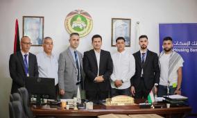 بنك الاسكان يتبرع بأجهزة حاسوب لجامعة القدس المفتوحة في يطا