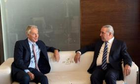 الشيخ يبحث مع بلير سبل إنجاح مبادرة الرئيس ترمب لوقف الحرب