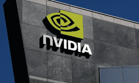 إنفيديا تتوقع 65 مليار دولار إيرادات في الربع الأخير