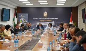 غرفة العمليات الحكومية تستعرض خطة الإغاثة والتعافي المبكر لقطاع الأشغال العامة والإسكان في غزة