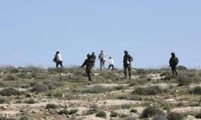 مستوطنون يهاجمون بيت ليد شرق طولكرم ويحرقون جرارا زراعيا ومركبة