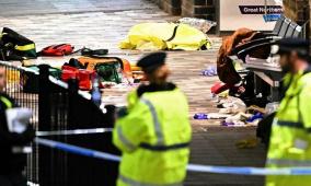 10 مصابين بحادث طعن مروع على قطار في بريطانيا
