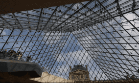 فرنسا.. كشف تفاصيل جديدة بشأن منفذي سرقة اللوفر