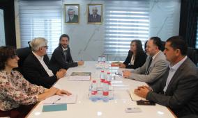 رئيس سلطة المياه يبحث مع وفد فرنسي المشاريع الاستراتيجية والتحديات التي تواجه قطاع المياه