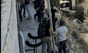 الاحتلال يجبر 3 عائلات على اخلاء منازلها في سلوان تمهيدا للاستيلاء عليها